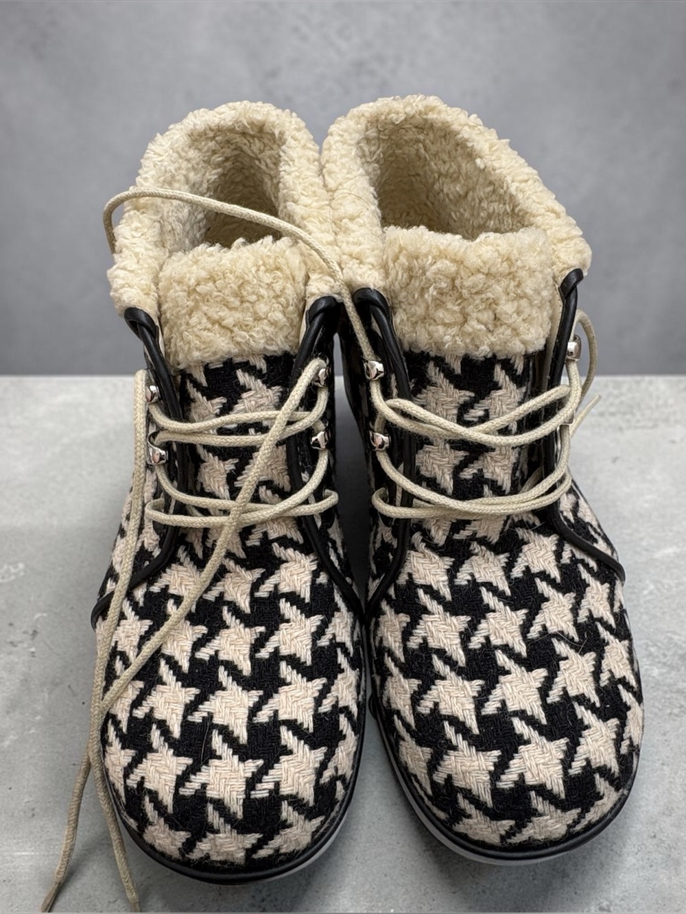 Gucci Houndstooth Shearling-Lined Lace-Up Ankle Boots – Size 38.5